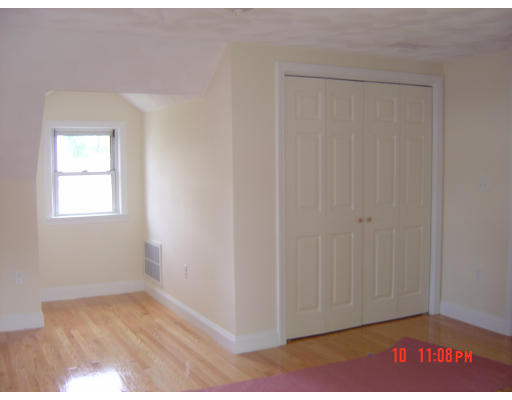 7 Regis Road Arlington, MA 02474 - Photo 5 of 11 Gallery Image 5