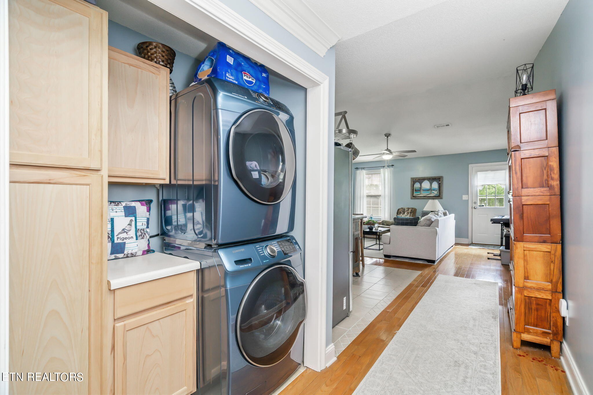 705 High Point Way, Knoxville, TN 37912 - Photo 12 of 22 a view of living room washer and dryer