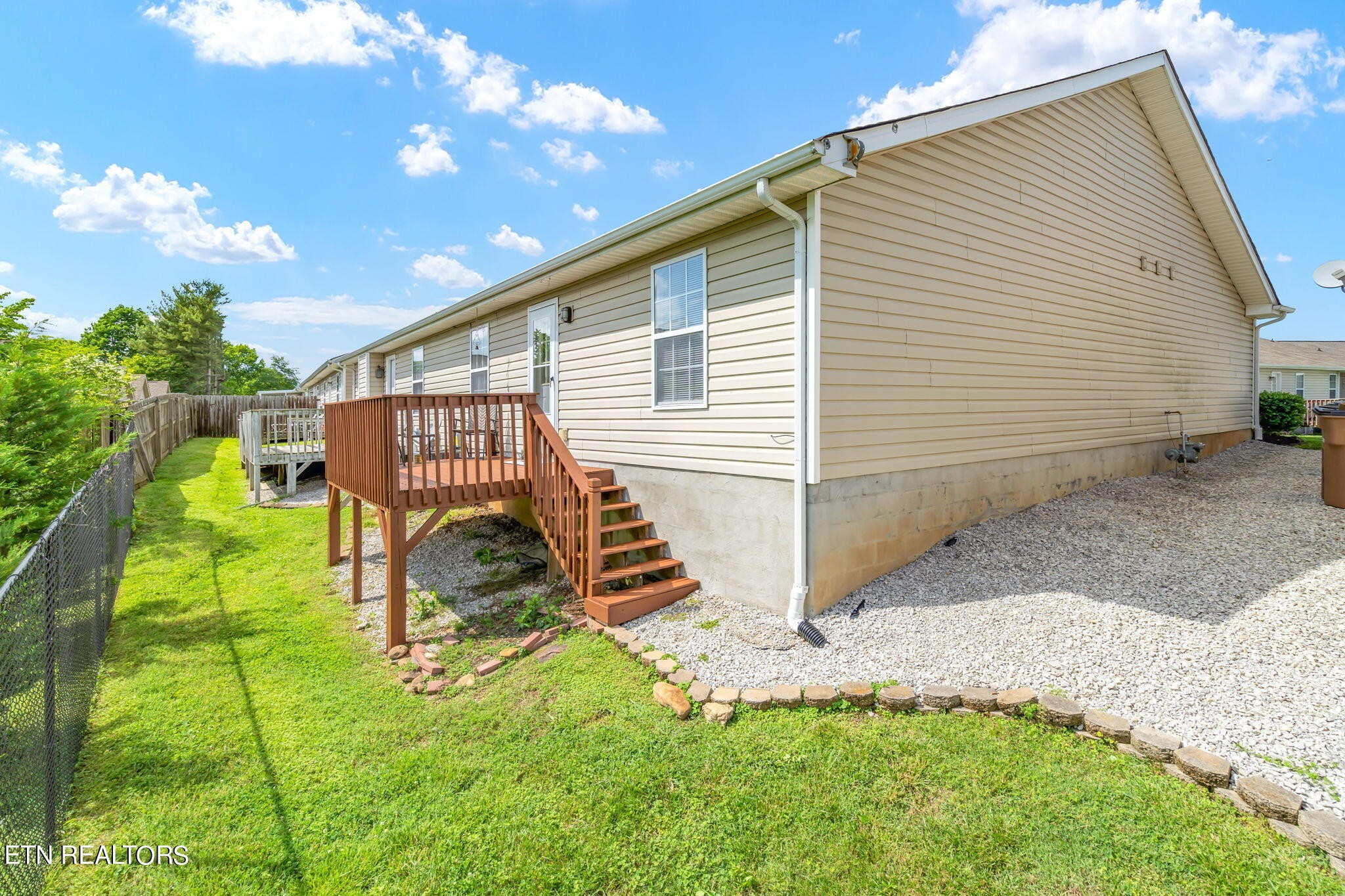 705 High Point Way, Knoxville, TN 37912 - Photo 20 of 22 a view of a house with backyard