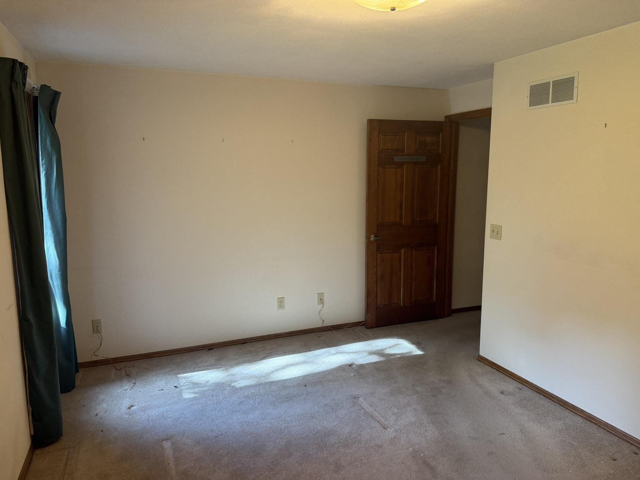 1864 Imperial Road Oshkosh, WI 54904 - Photo 16 of 21