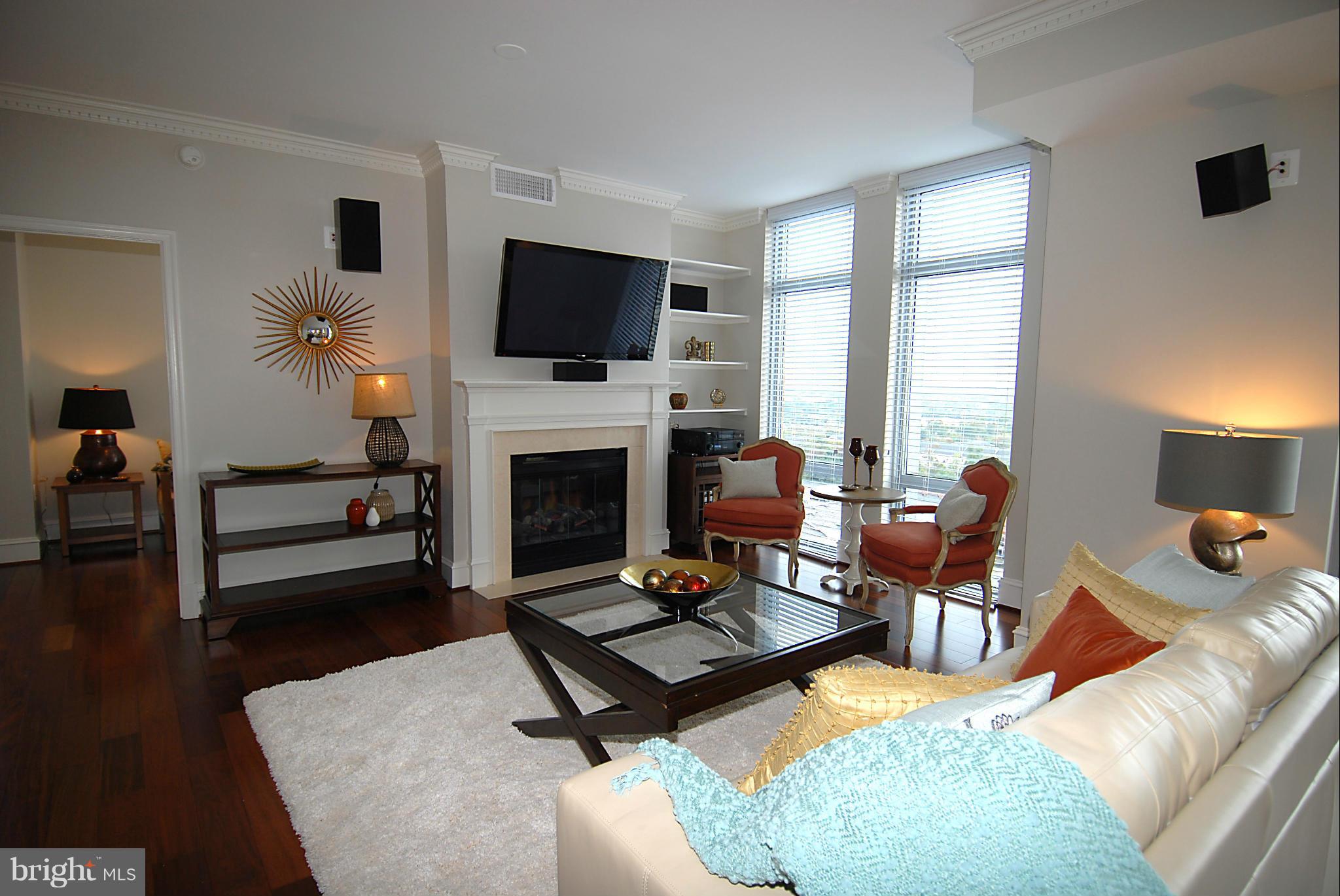 11990 Market Street, Unit 1315 Reston, VA 20190 - Photo 3 of 30 Living Room