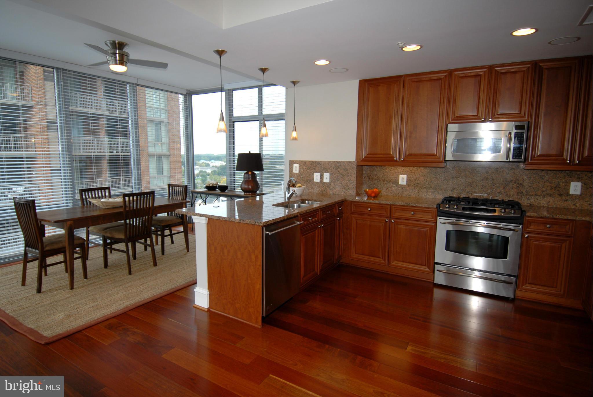 11990 Market Street, Unit 1315 Reston, VA 20190 - Photo 5 of 30 Kitchen / Dining