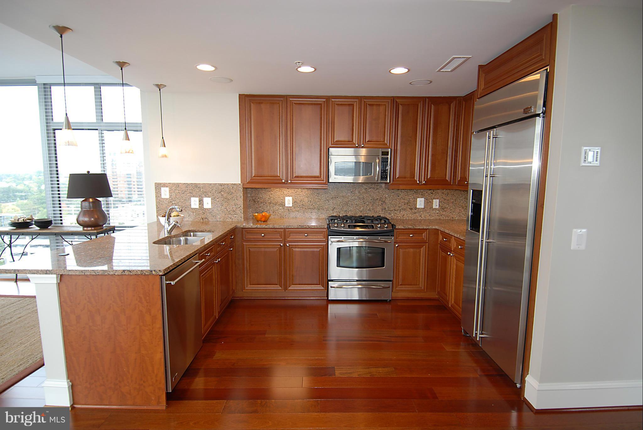 11990 Market Street, Unit 1315 Reston, VA 20190 - Photo 6 of 30 Kitchen