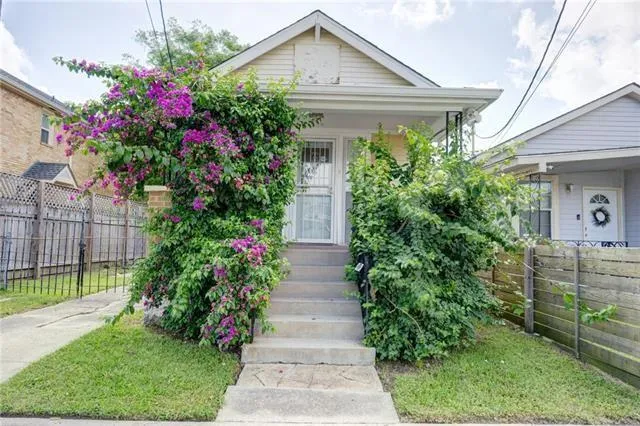 $1,550 | 2005 Louisa Street, New Orleans, LA 70117