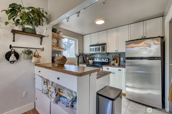 $425,000 | 3008 North Narrows Drive, Unit A303, Tacoma, WA 98407