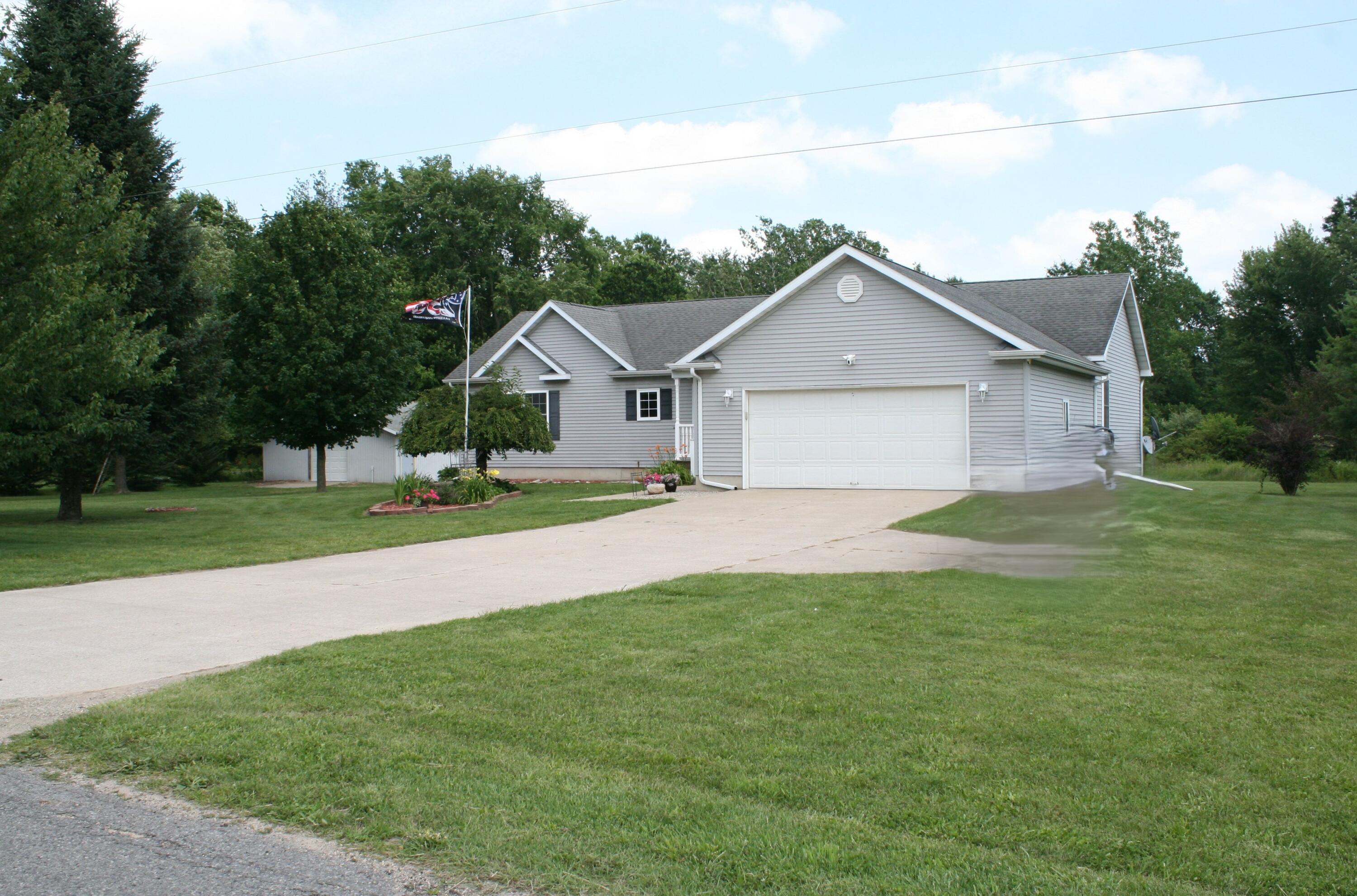 14021 Pardee Road Buchanan, MI 49107 - Photo 3 of 71 IMG_9181