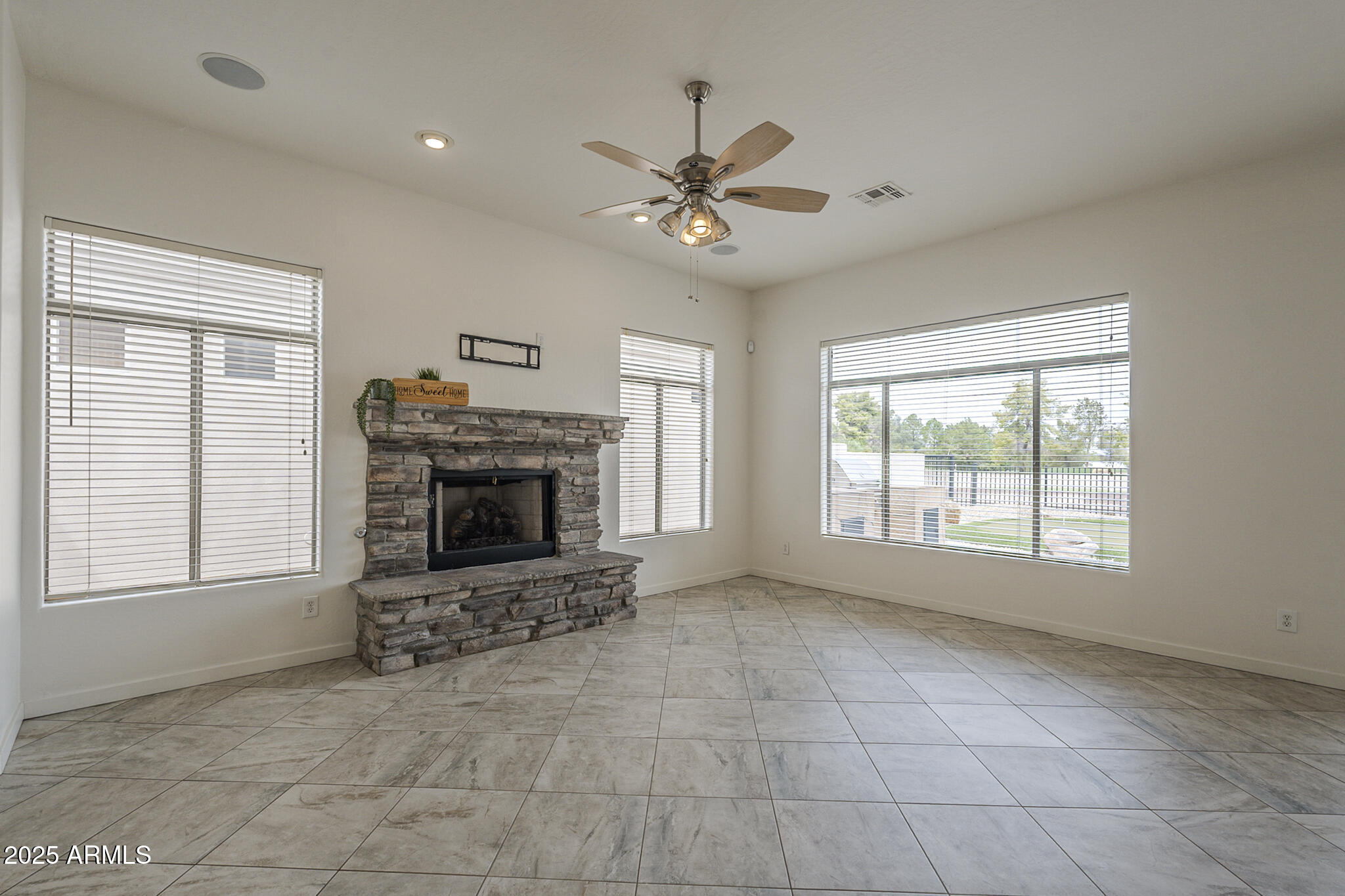 3910 East Carson Road Phoenix, AZ 85042 - Photo 15 of 53 Carson-15