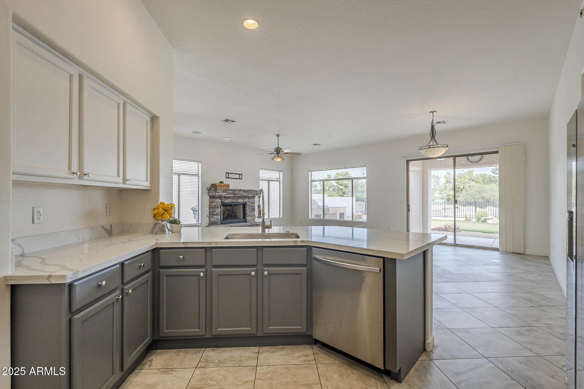 3910 East Carson Road Phoenix, AZ 85042 - Photo 18 of 53 Carson-18