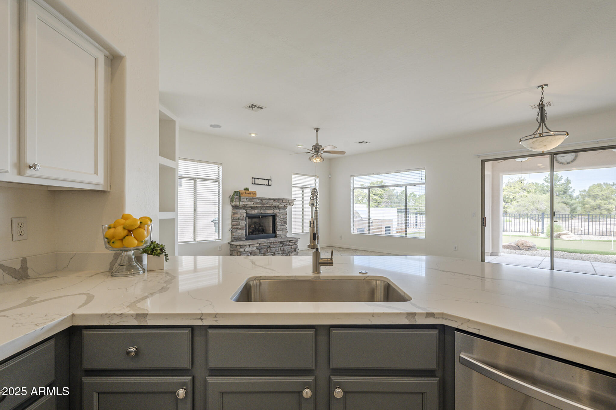 3910 East Carson Road Phoenix, AZ 85042 - Photo 19 of 53 Carson-19