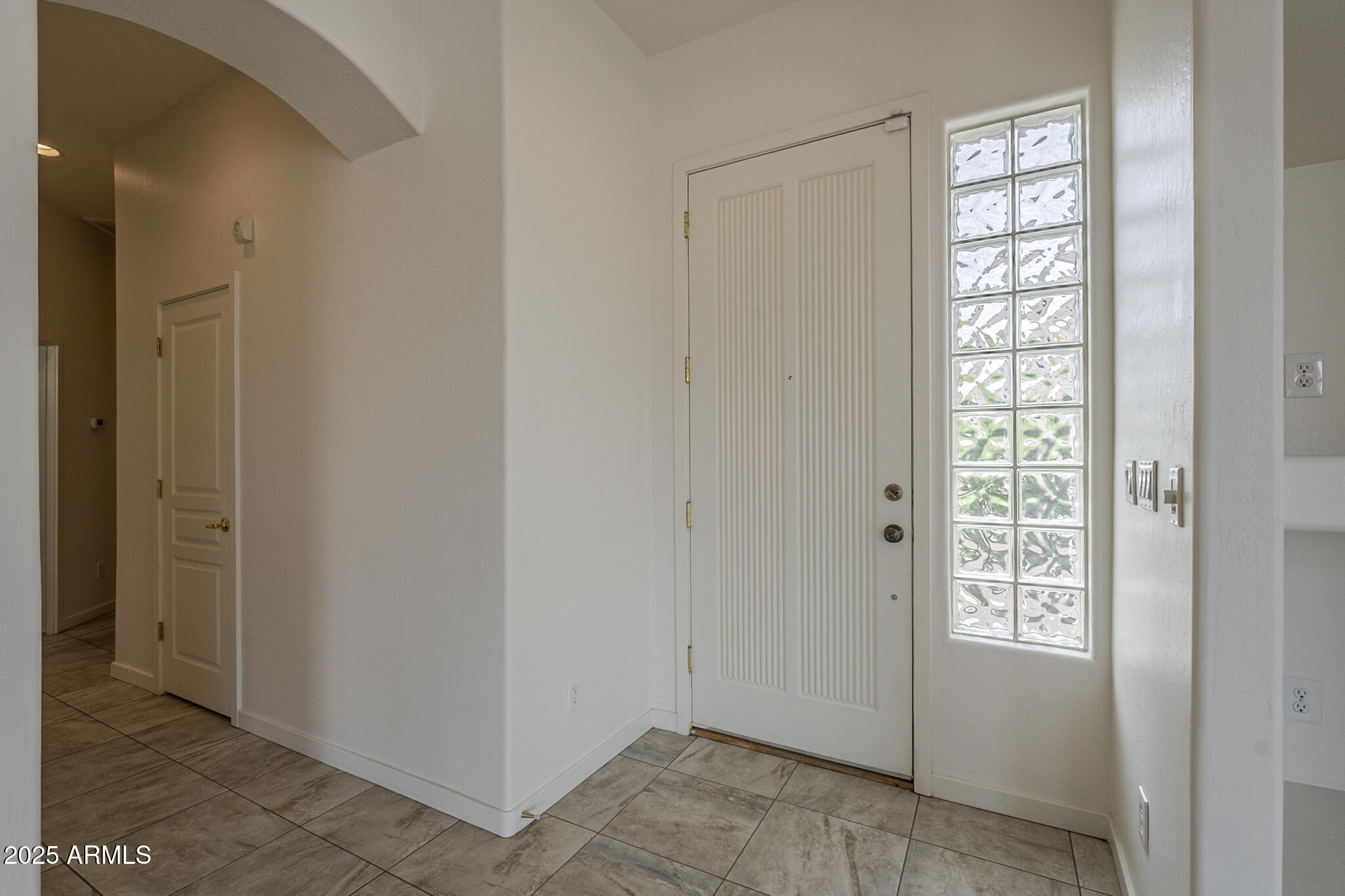 3910 East Carson Road Phoenix, AZ 85042 - Photo 6 of 53 Carson-6