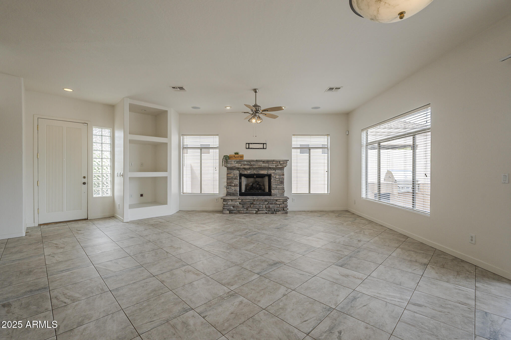 3910 East Carson Road Phoenix, AZ 85042 - Photo 7 of 53 Carson-7