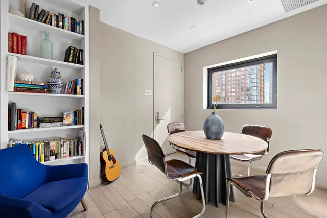 $700,000 | 160 1st Street, Unit 810, Jersey City, NJ 07302