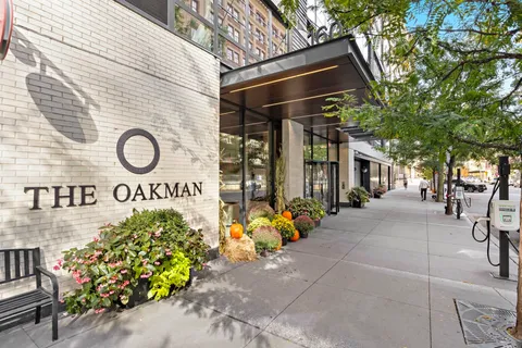 $700,000 | 160 1st Street, Unit 810, Jersey City, NJ 07302