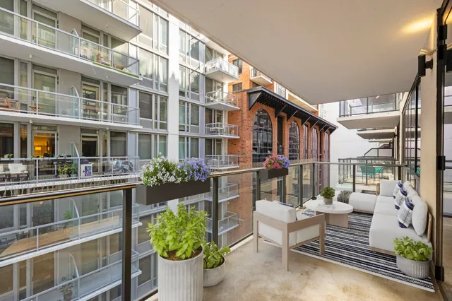 $700,000 | 160 1st Street, Unit 810, Jersey City, NJ 07302