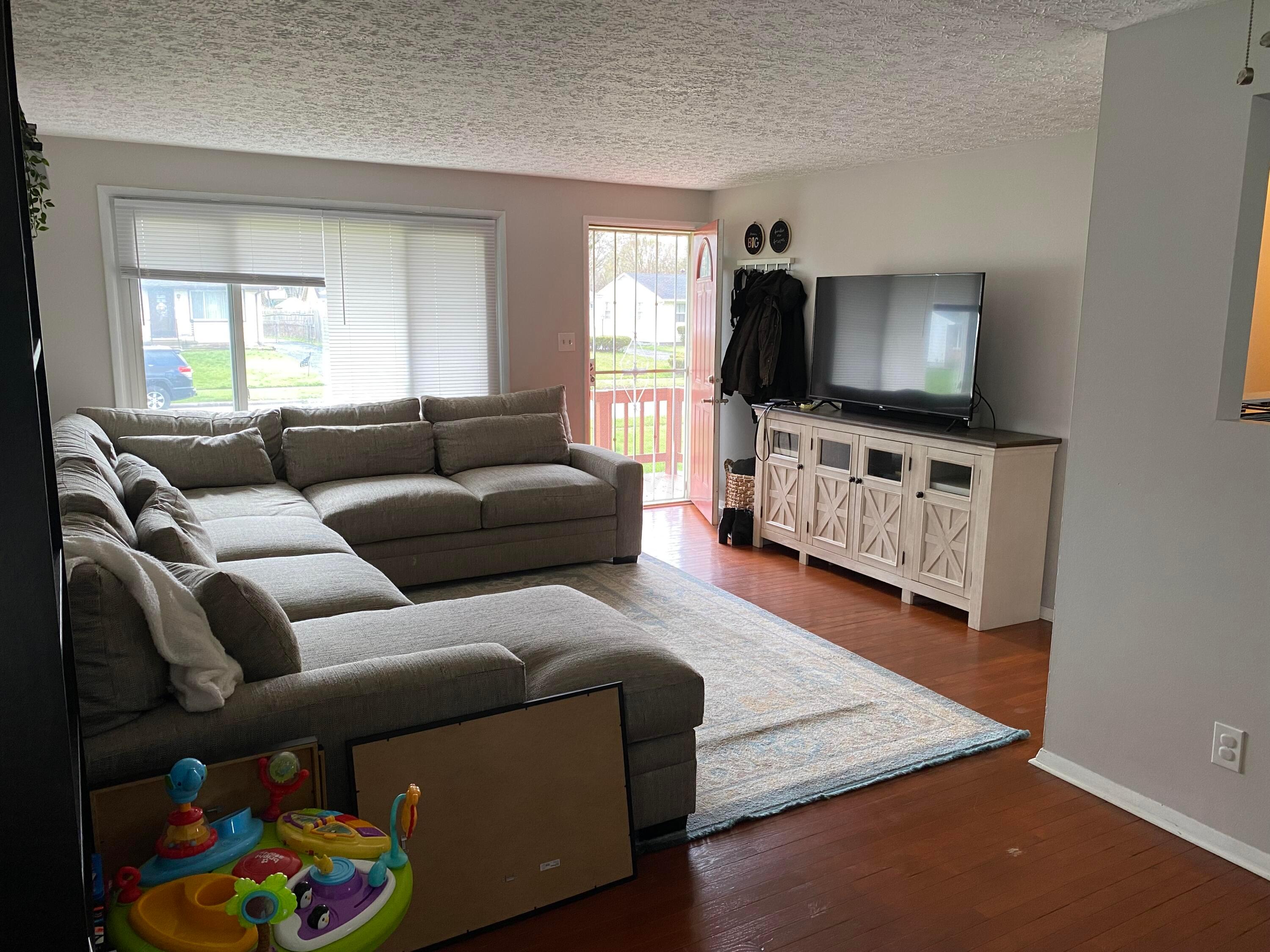 2130 Case Road Columbus, OH 43224 - Photo 8 of 39 08 - Living Room - 2