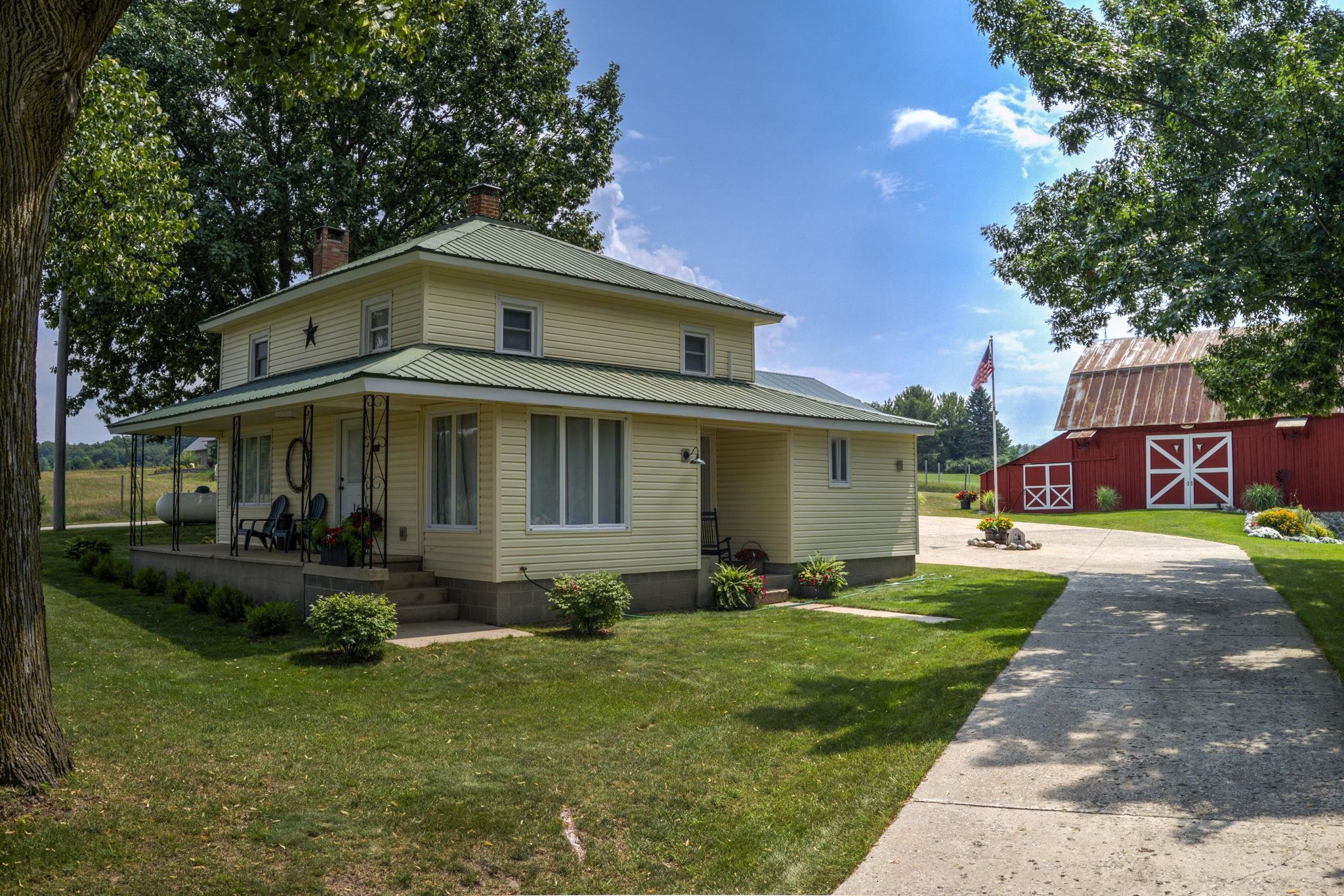 4135 Schoolcraft Road Bellaire, MI 49615 - Photo 4 of 96
