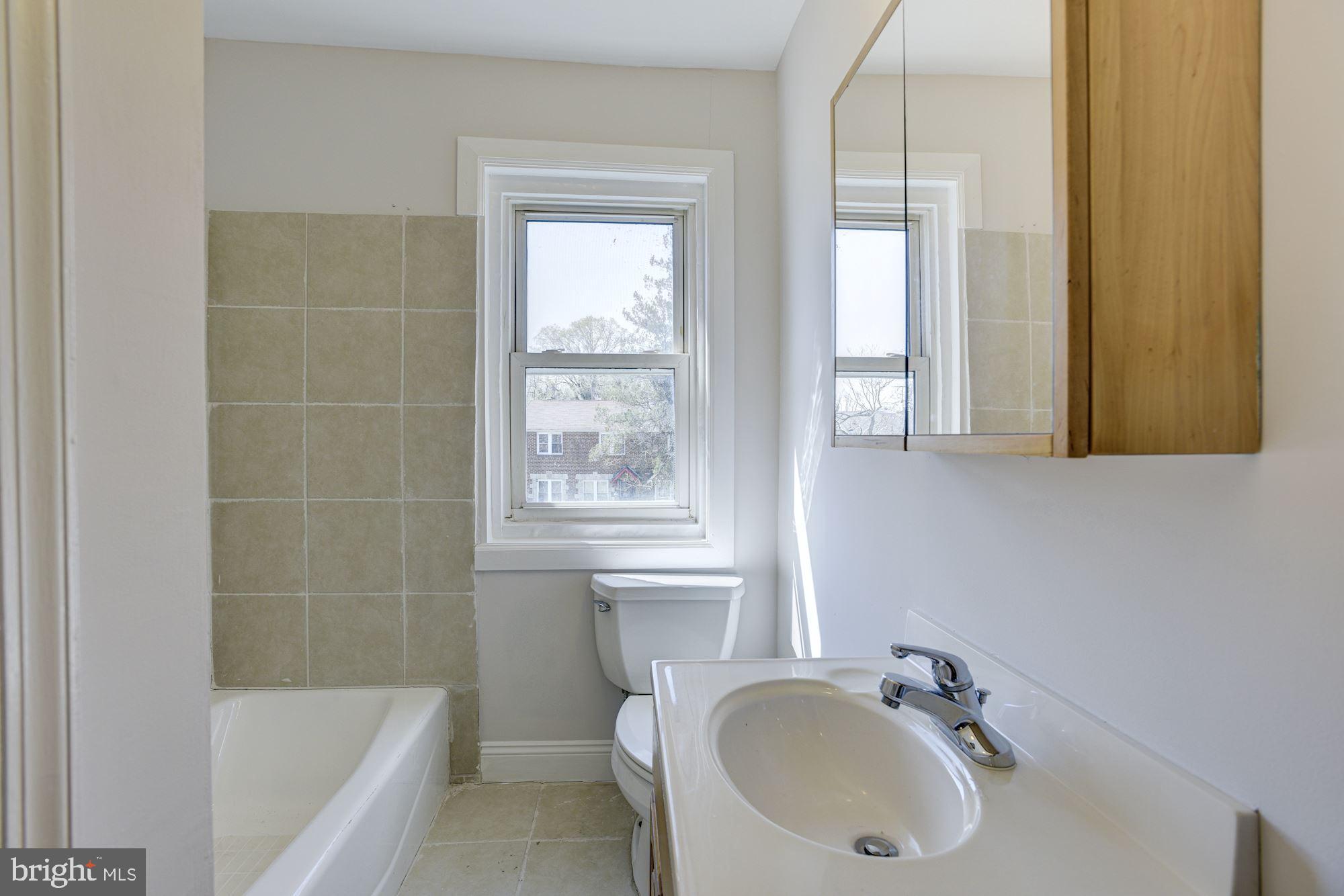 732 East Cold Spring Lane Baltimore, MD 21212 - Photo 11 of 25 Full Bath