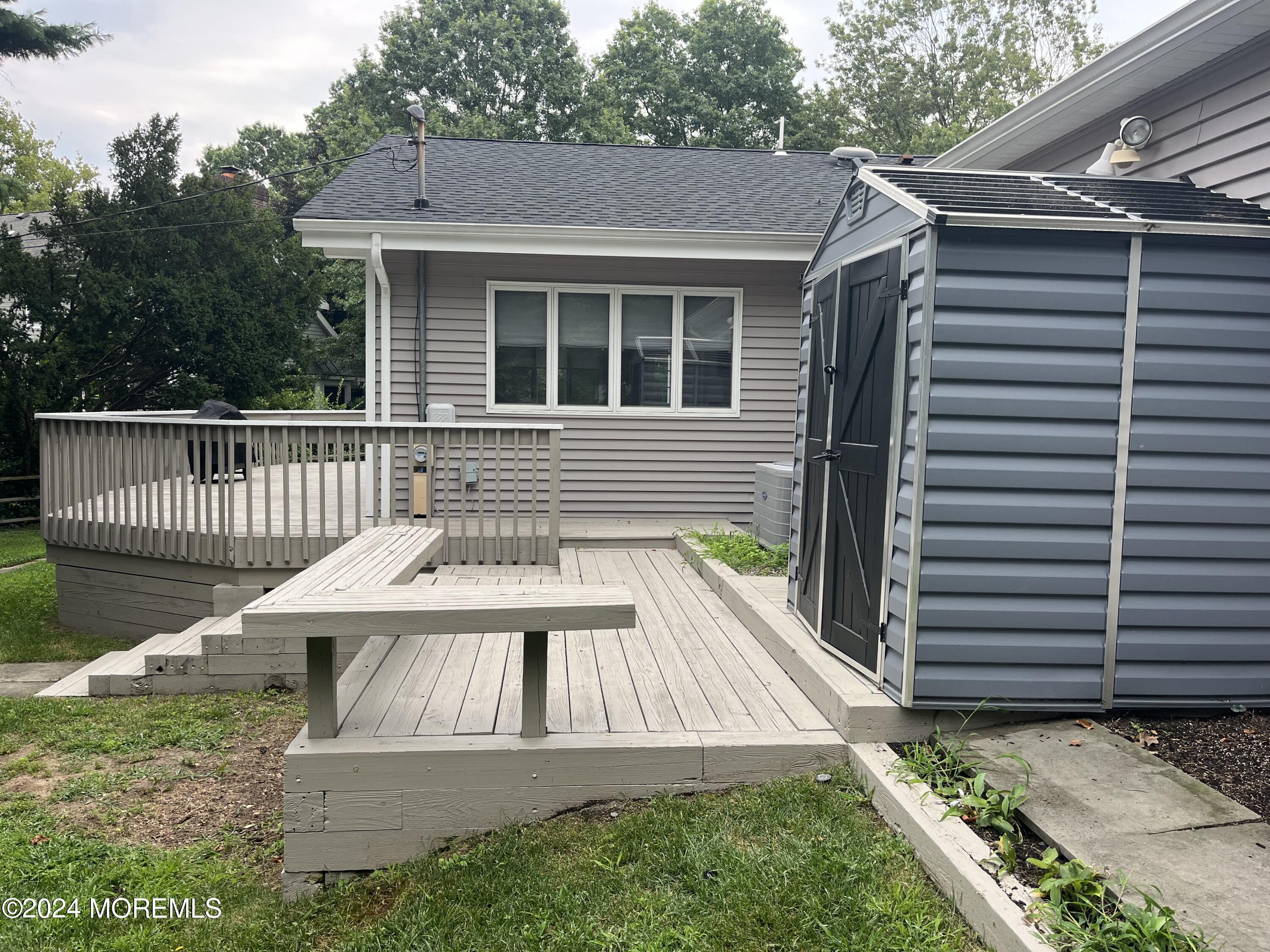 22 Robin Road Rumson, NJ 07760 - Photo 6 of 24 a view of a house with a yard