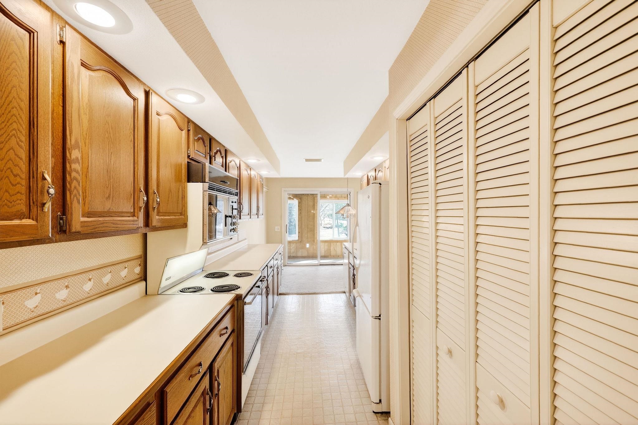 1506 Wheeler Road, Unit H Madison, WI 53704 - Photo 15 of 43