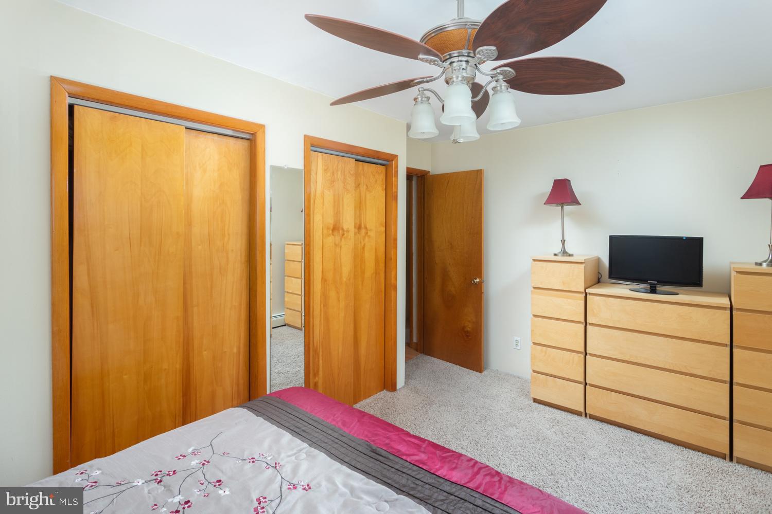 695 7th Street Roebling, NJ 08554 - Photo 17 of 36