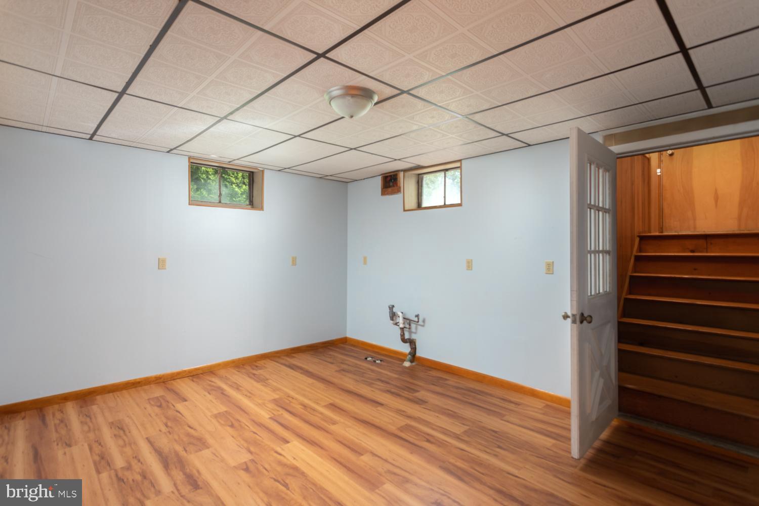 695 7th Street Roebling, NJ 08554 - Photo 26 of 36