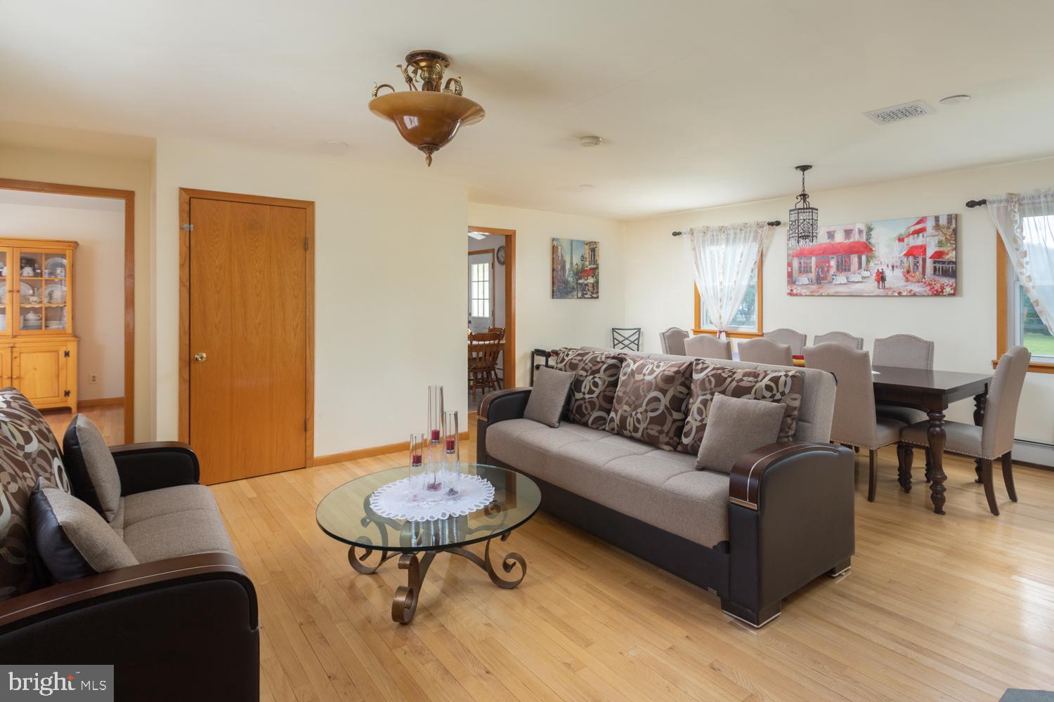 695 7th Street Roebling, NJ 08554 - Photo 8 of 36