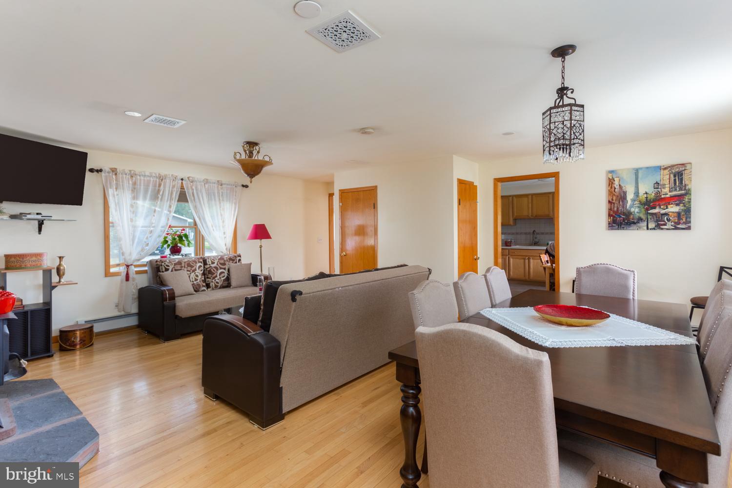 695 7th Street Roebling, NJ 08554 - Photo 10 of 36
