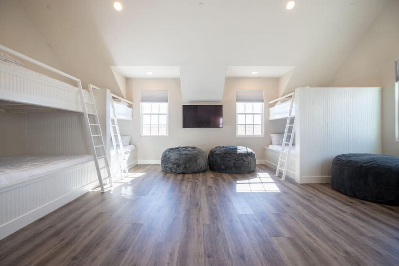 4307 Canterbury Road Hurricane, UT 84737 - Photo 26 of 45 2nd floor bunkroom b