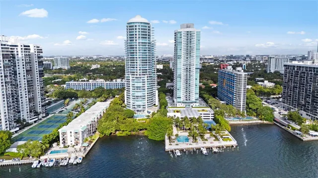 $3,000,000 | 2127 Brickell Avenue, Unit 3005, Miami, FL 33129