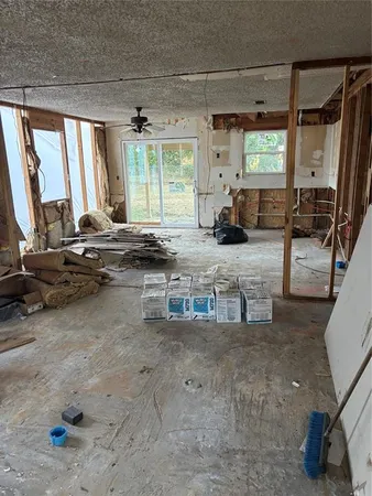 $200,000 | 221 Mockingbird Meadows Road, Burleson, TX 76028