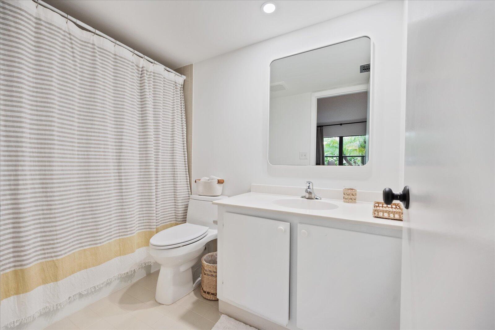 13307 Polo Club Road, Unit C106 Wellington, FL 33414 - Photo 19 of 25 Bath II