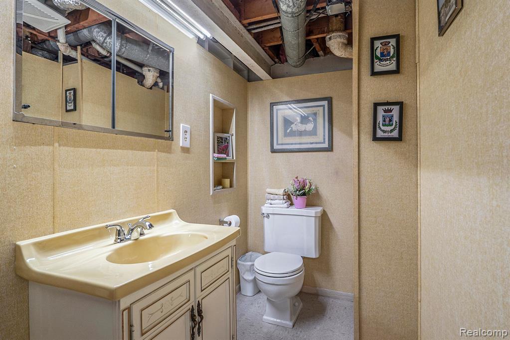 311 Reitman Court Rochester Hills, MI 48307 - Photo 18 of 32