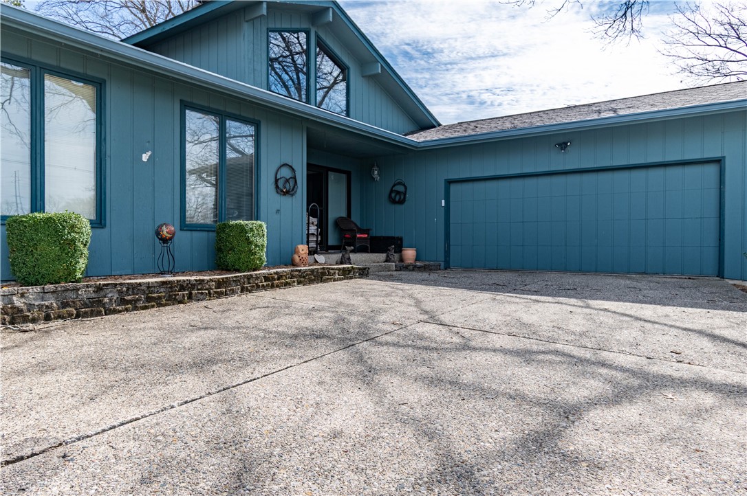 4 North Country Club Road Decatur, IL 62521 - Photo 2 of 44