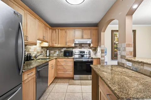 $184,900 | 5645 Green Cir Drive, Unit 108, Hopkins, MN 55343