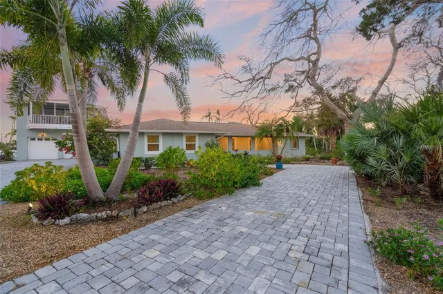 $2,695,000 | 8560 Heron Lagoon Circle, Sarasota, FL 34242