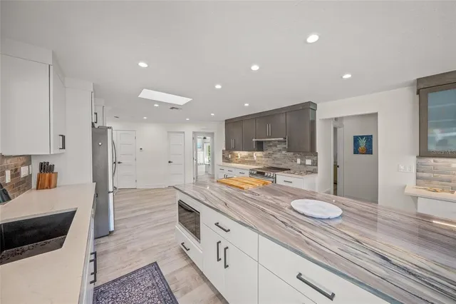 $2,695,000 | 8560 Heron Lagoon Circle, Sarasota, FL 34242