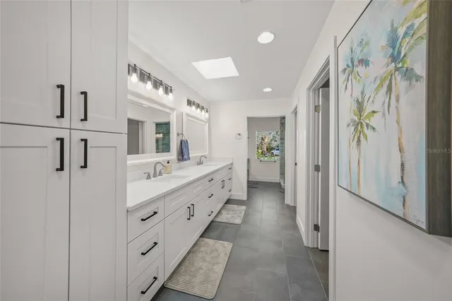 $2,695,000 | 8560 Heron Lagoon Circle, Sarasota, FL 34242