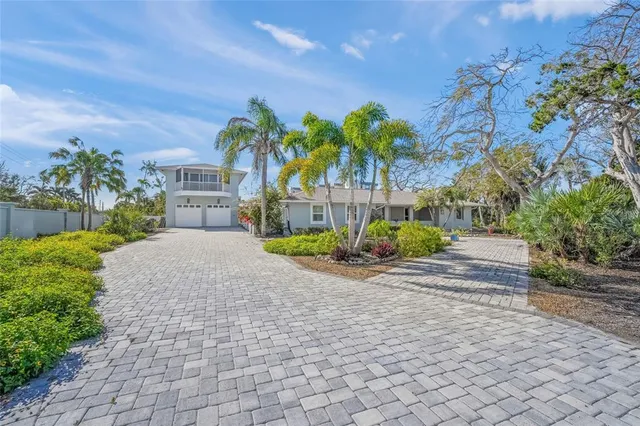 $2,695,000 | 8560 Heron Lagoon Circle, Sarasota, FL 34242