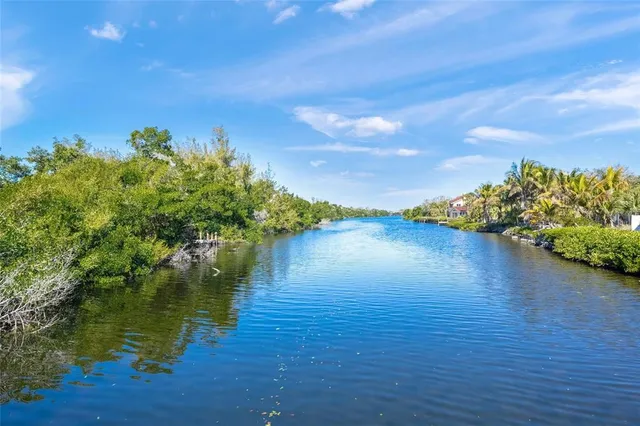 $2,695,000 | 8560 Heron Lagoon Circle, Sarasota, FL 34242