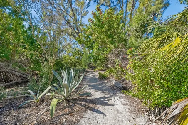 $2,695,000 | 8560 Heron Lagoon Circle, Sarasota, FL 34242