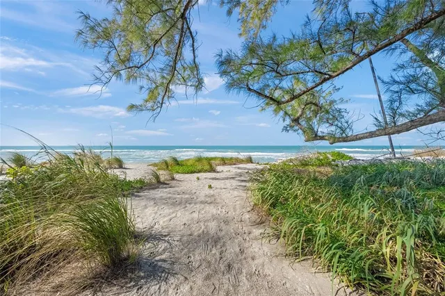 $2,695,000 | 8560 Heron Lagoon Circle, Sarasota, FL 34242