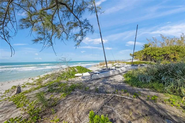 $2,695,000 | 8560 Heron Lagoon Circle, Sarasota, FL 34242