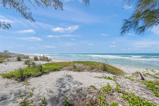 $2,695,000 | 8560 Heron Lagoon Circle, Sarasota, FL 34242