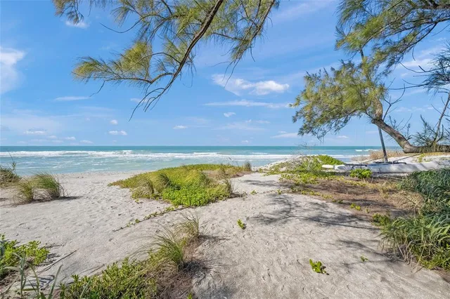 $2,695,000 | 8560 Heron Lagoon Circle, Sarasota, FL 34242