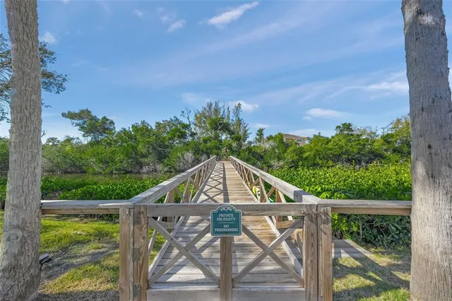 $2,695,000 | 8560 Heron Lagoon Circle, Sarasota, FL 34242