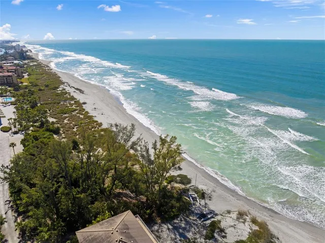 $2,695,000 | 8560 Heron Lagoon Circle, Sarasota, FL 34242