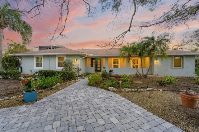 $2,695,000 | 8560 Heron Lagoon Circle, Sarasota, FL 34242
