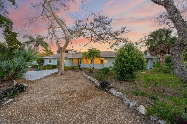 $2,695,000 | 8560 Heron Lagoon Circle, Sarasota, FL 34242