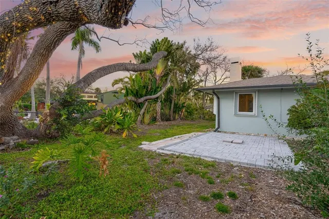 $2,695,000 | 8560 Heron Lagoon Circle, Sarasota, FL 34242