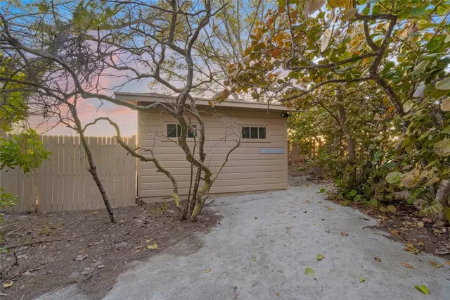 $2,695,000 | 8560 Heron Lagoon Circle, Sarasota, FL 34242